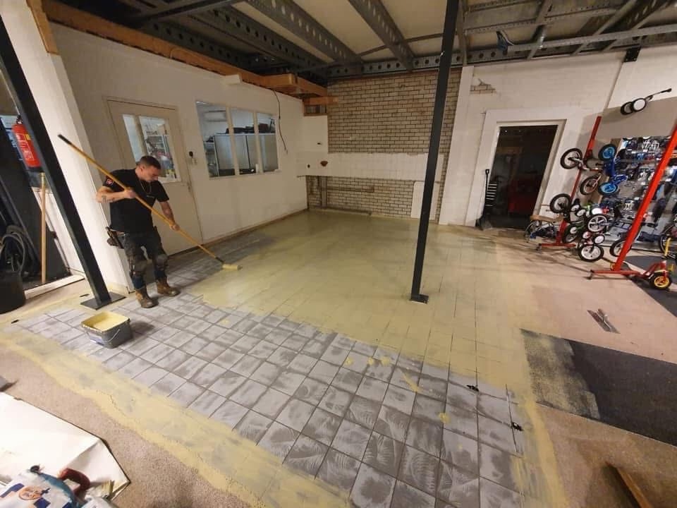 Ondervloer primeren met UZIN PE 280