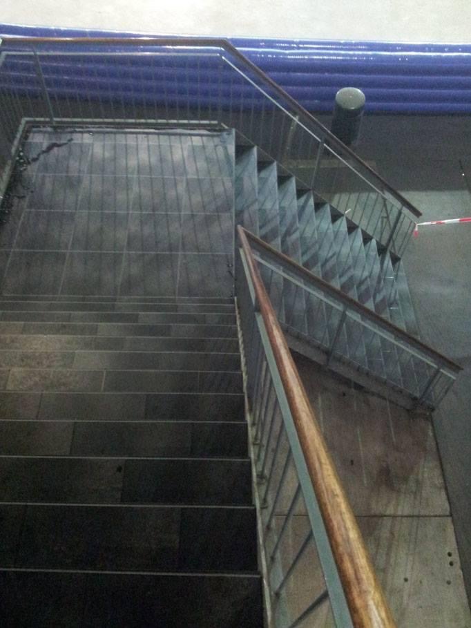 Trap bij de schaatsbaan in Utrecht gerenoveerd met een PVC-bedrijfsvloer