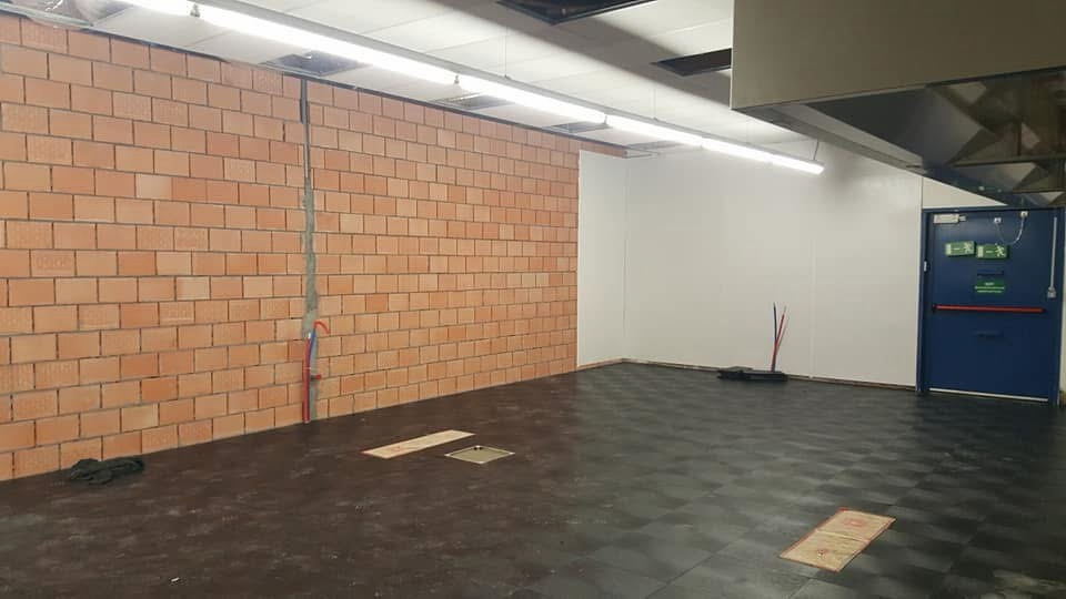 HACCP-pvc-bedrijfsvloer in de bedrijfsruimte in Antwerpen